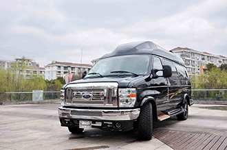 车型：福特-E350